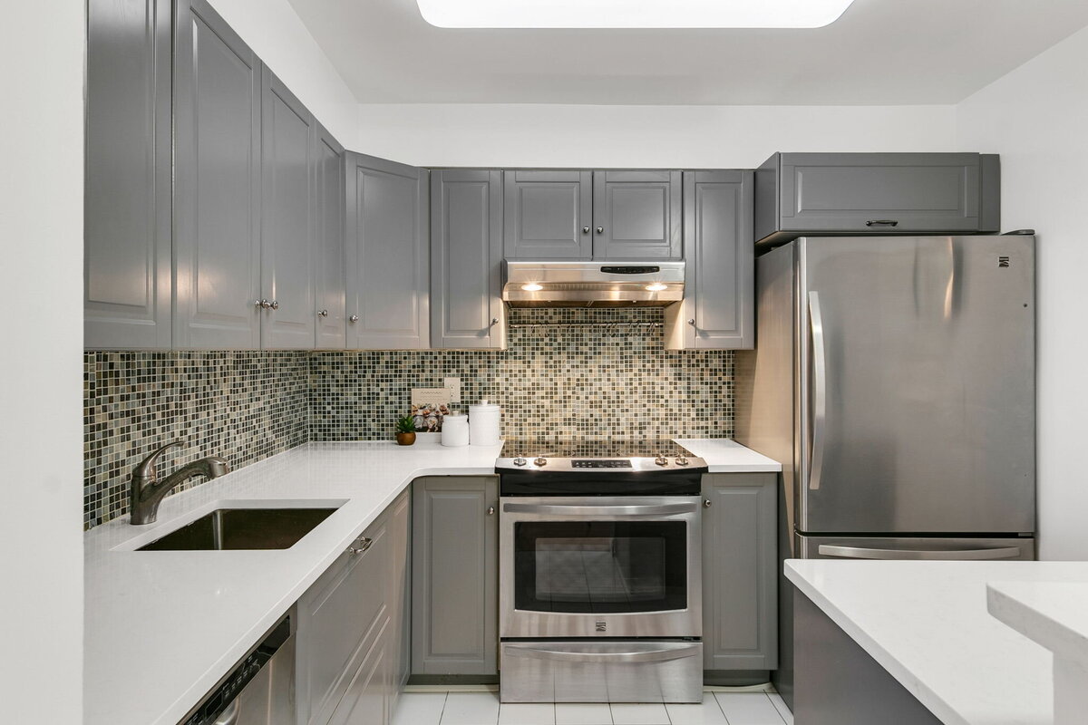 20-web-or-mls-15_002_Kitchen