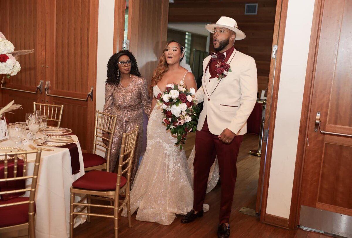 herron-wedding-reaction
