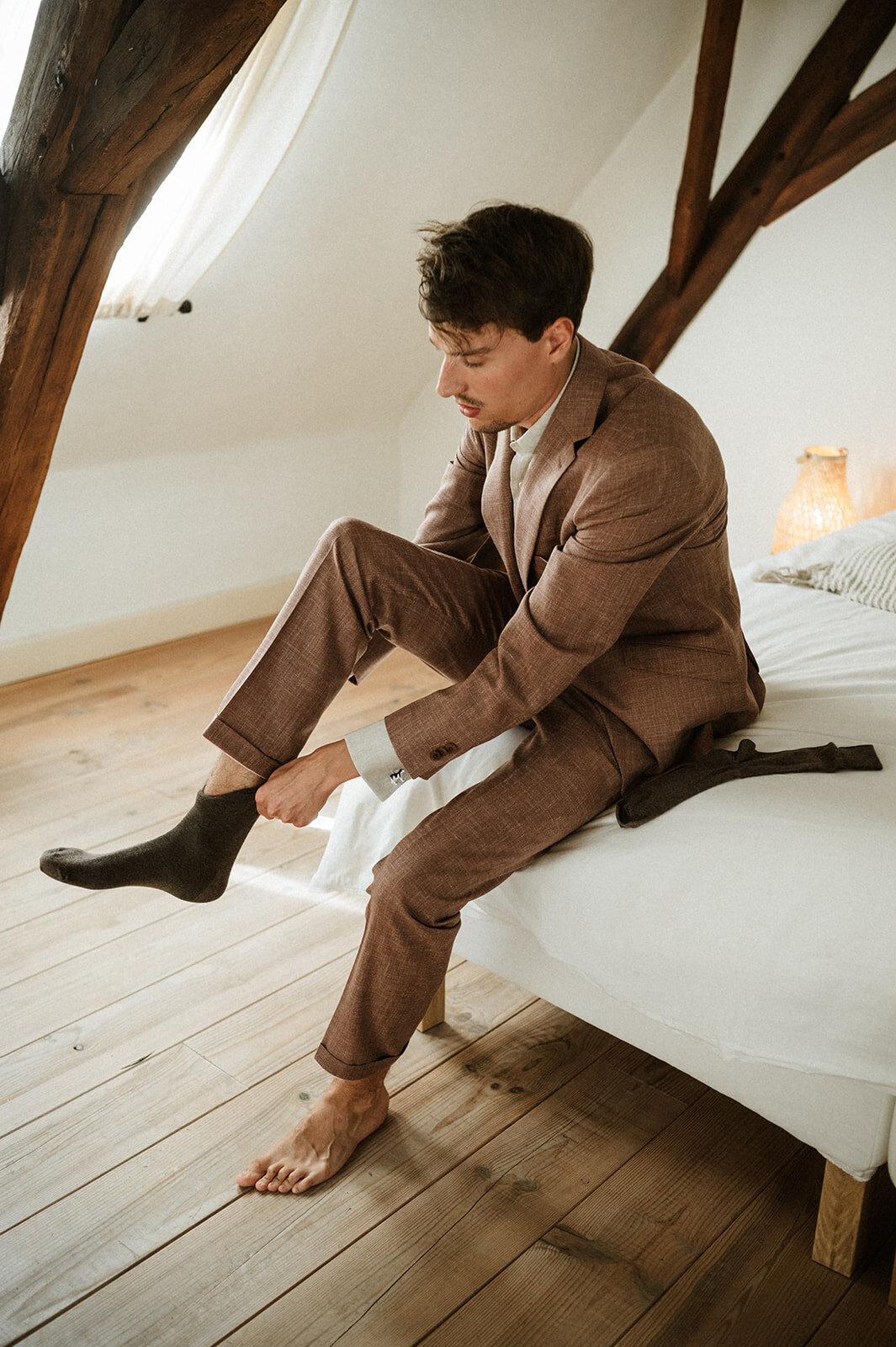 Herentals, salon weddings, moody, authentiek, alternatief trouwen,bruid, 2026, elopent, intiem, spontaan, tijdloos, trouwfotograaf, antwerpen - klaarmaken & first look-88