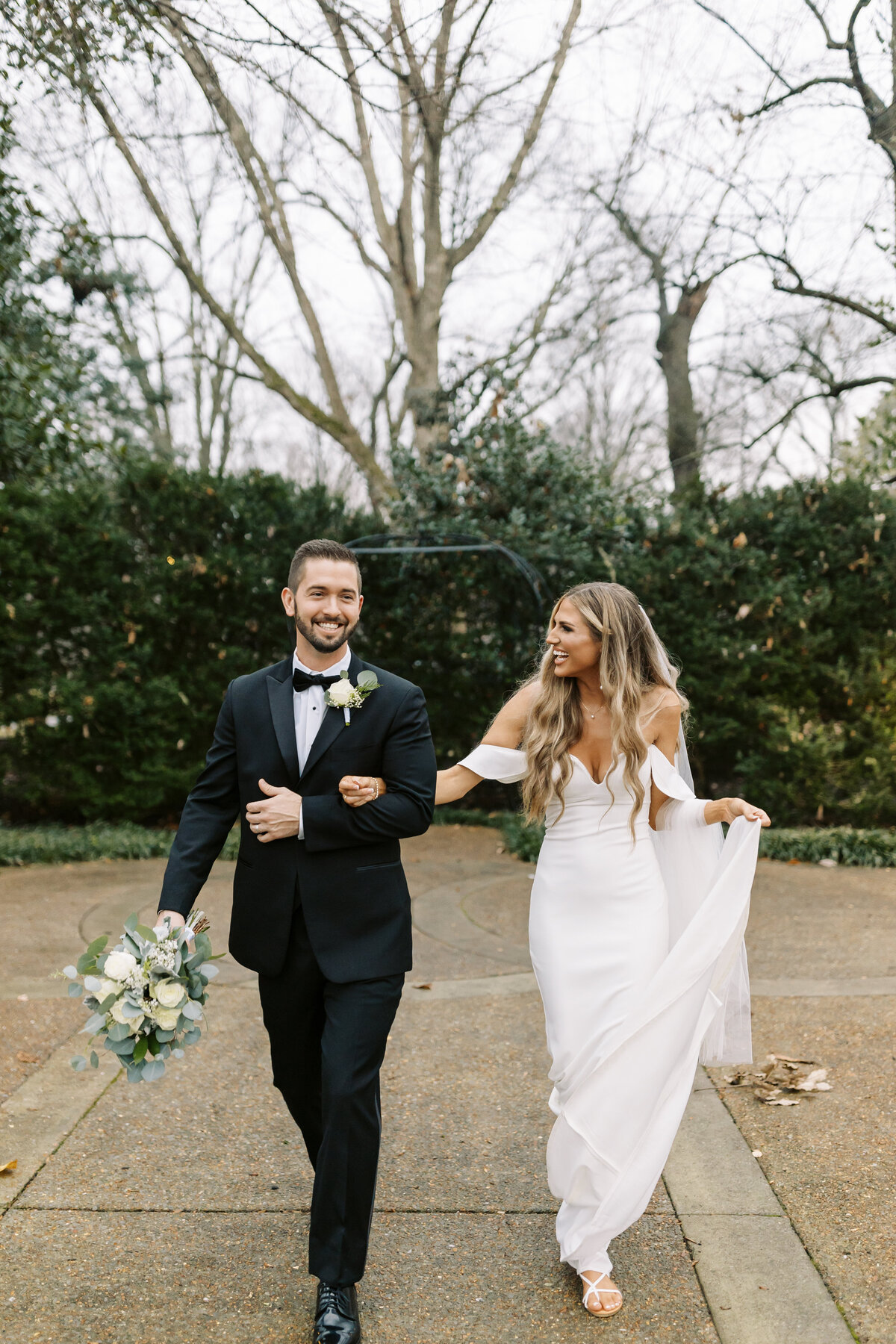 2023_RiverwoodMansion_Elopement_CHRISTINEMEYERCREATIVE-712