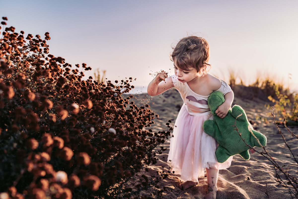 alameda-beach-portrait-flowers