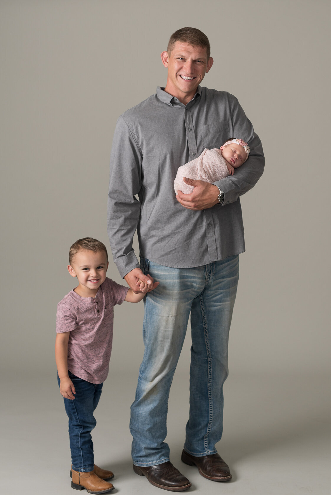 Newborn, dad and Sibling Photography in Houston