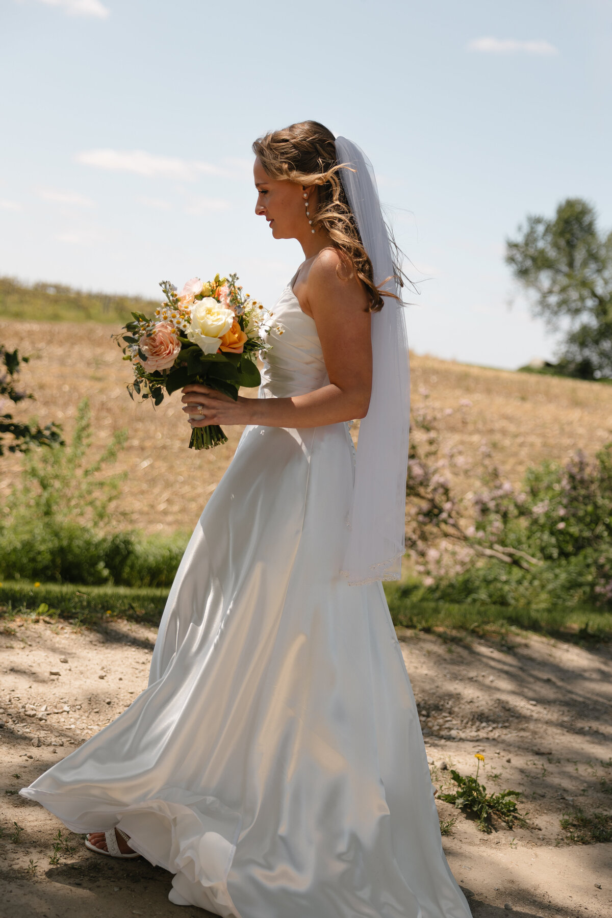 Sydney and Brant's Rustic Midwest Wedding Photography-135