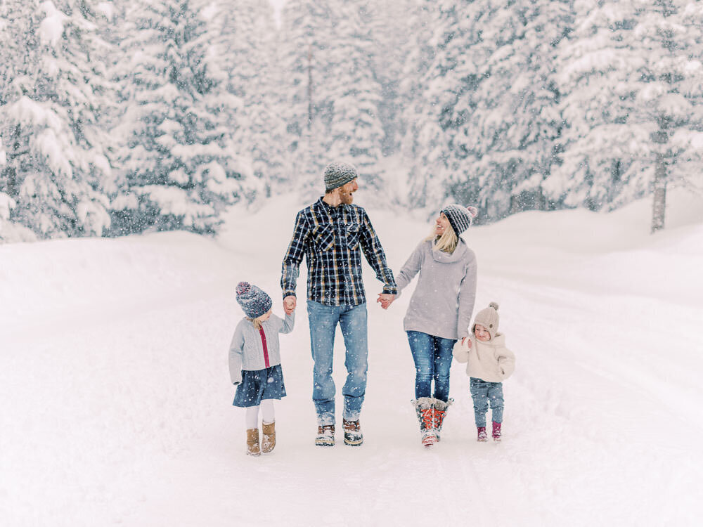 Colorado-Family-Photography-Christmas-Winter-Mountain-Snowy-Photoshoot17