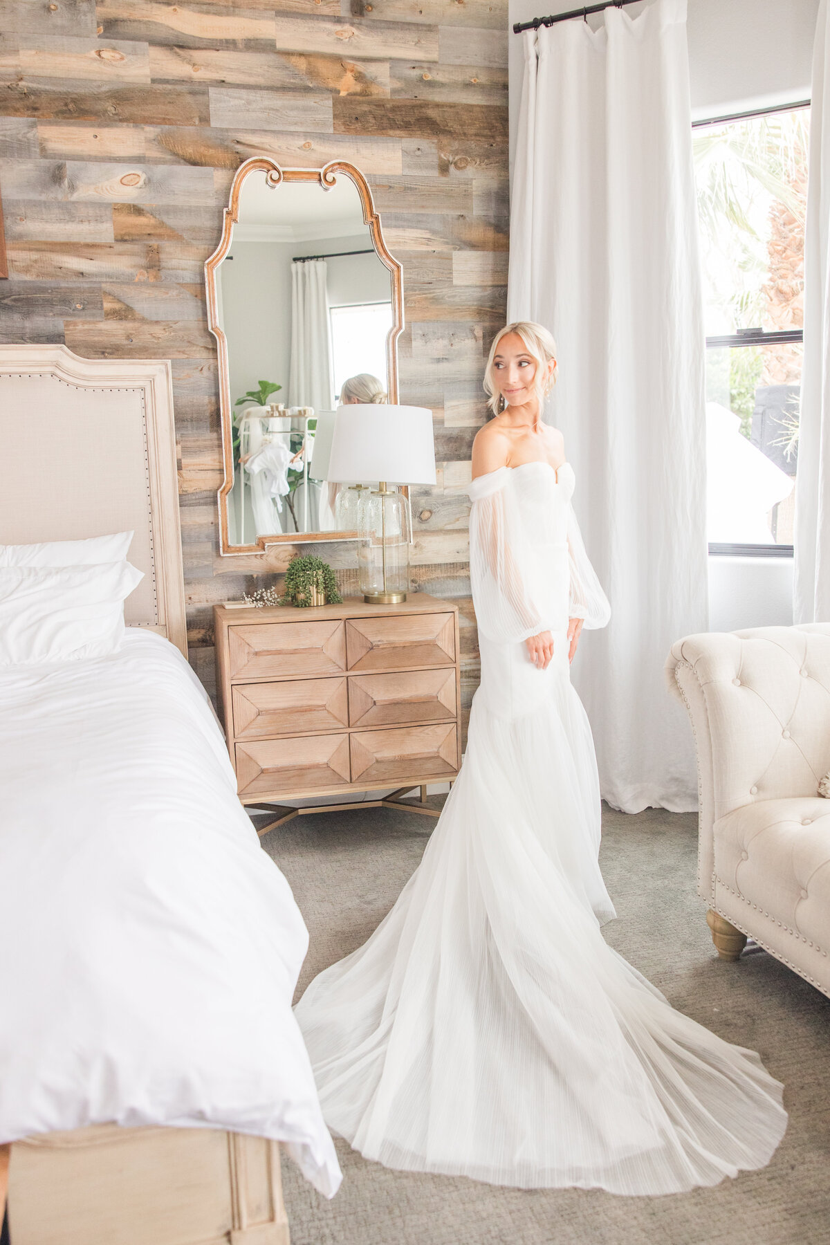 The Estate at Via Las Palmas Palm Springs Light and airy spring wedding southern california wedding venue luxury photography-69