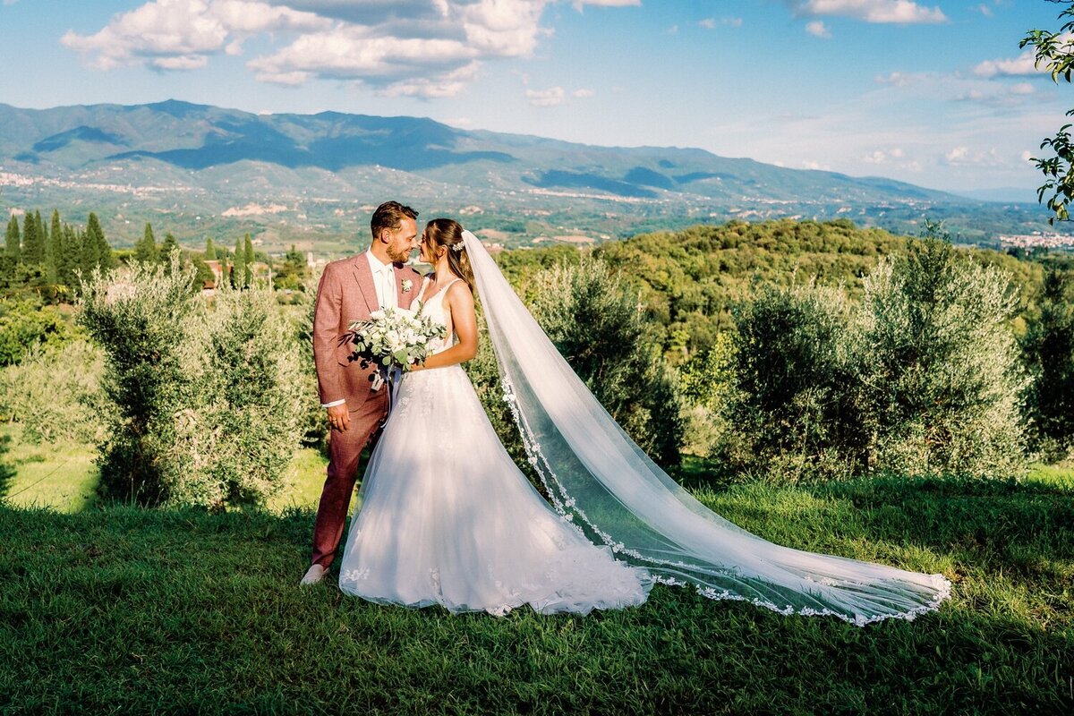 castello-pratelli-tuscany-destination-wedding-film-analog-stefano-degirmenci_0017