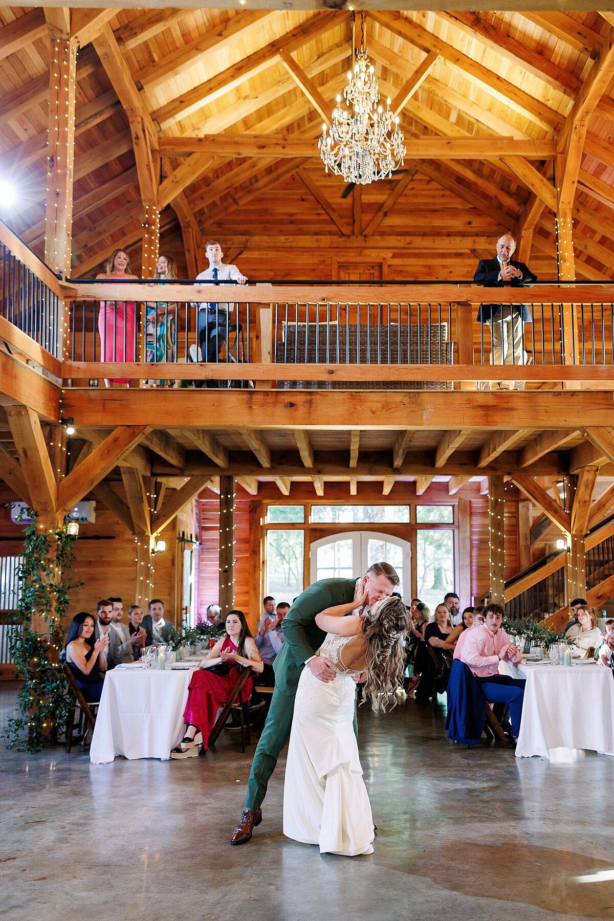 the-oak-barn-at-loyalty-leesburg-wedding-rebecca-dotson-photography_0033