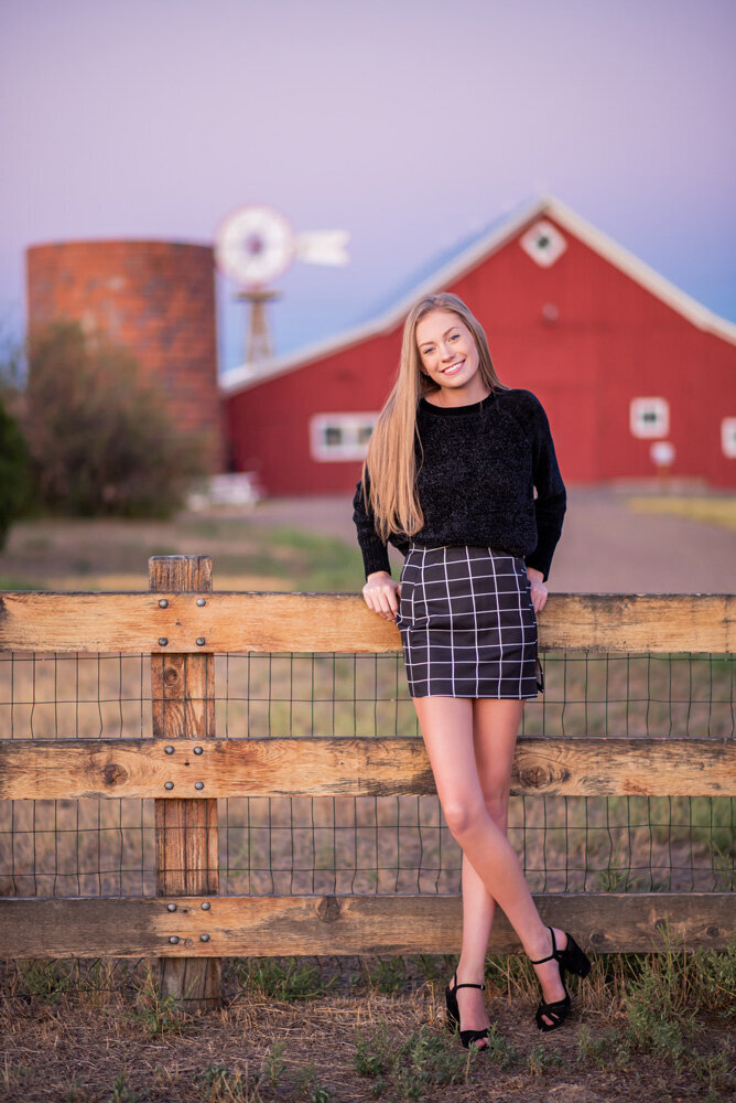 high-school-senior-girl-cherry_creek_barn