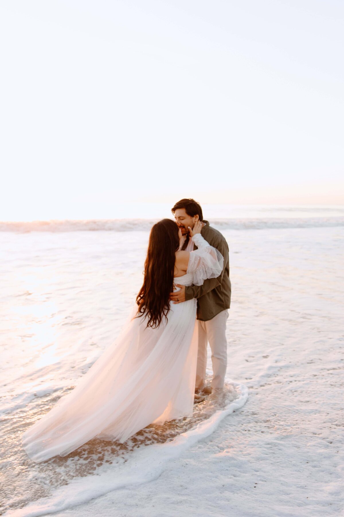 beach-couples-photos