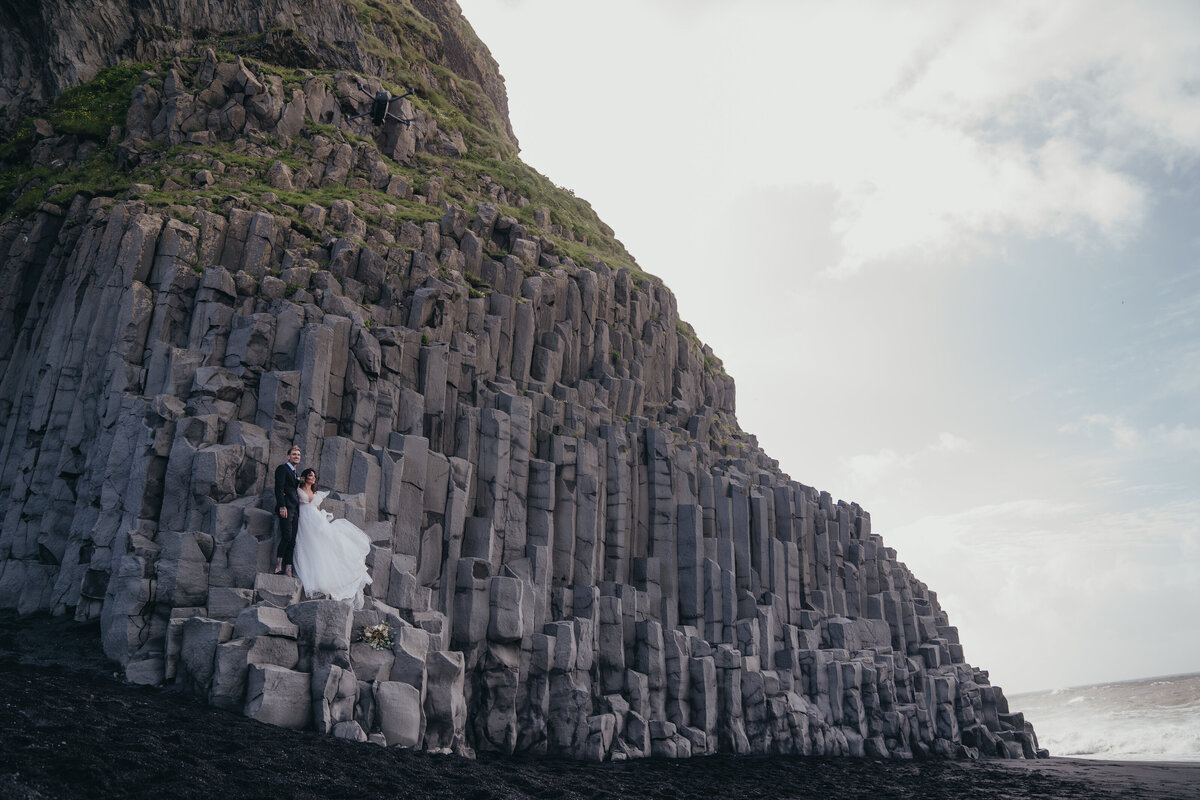 2022-Black-Sand-Beach-Reynisfjara-Iceland-Bridal-Portraits-Elopement-Photos-Molly-Margaret-Photography-28