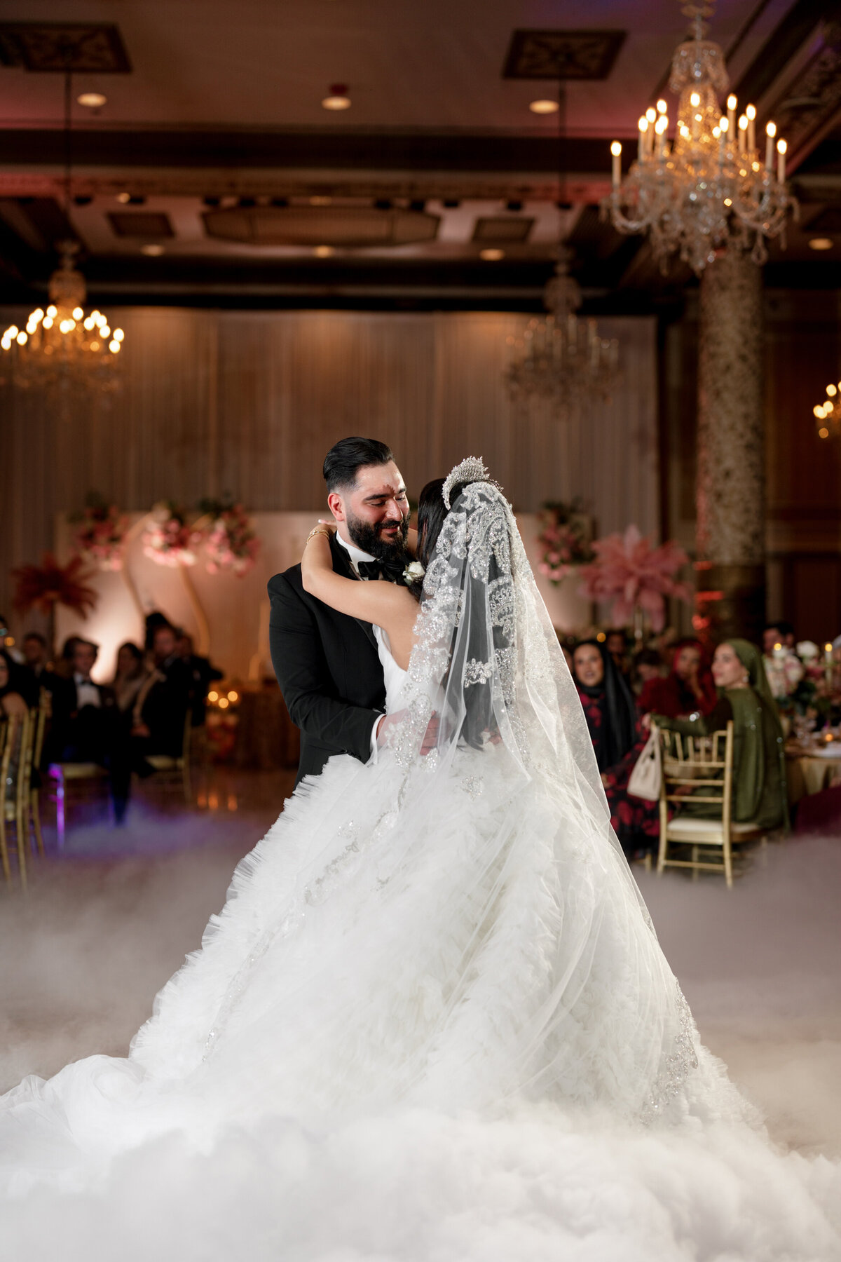 Berlez-Aspen-Avenue-Chicago-Wedding-Photographer-Windy-City-Wedding-Dance-Fulton-West-Event-Christmas-Session-165