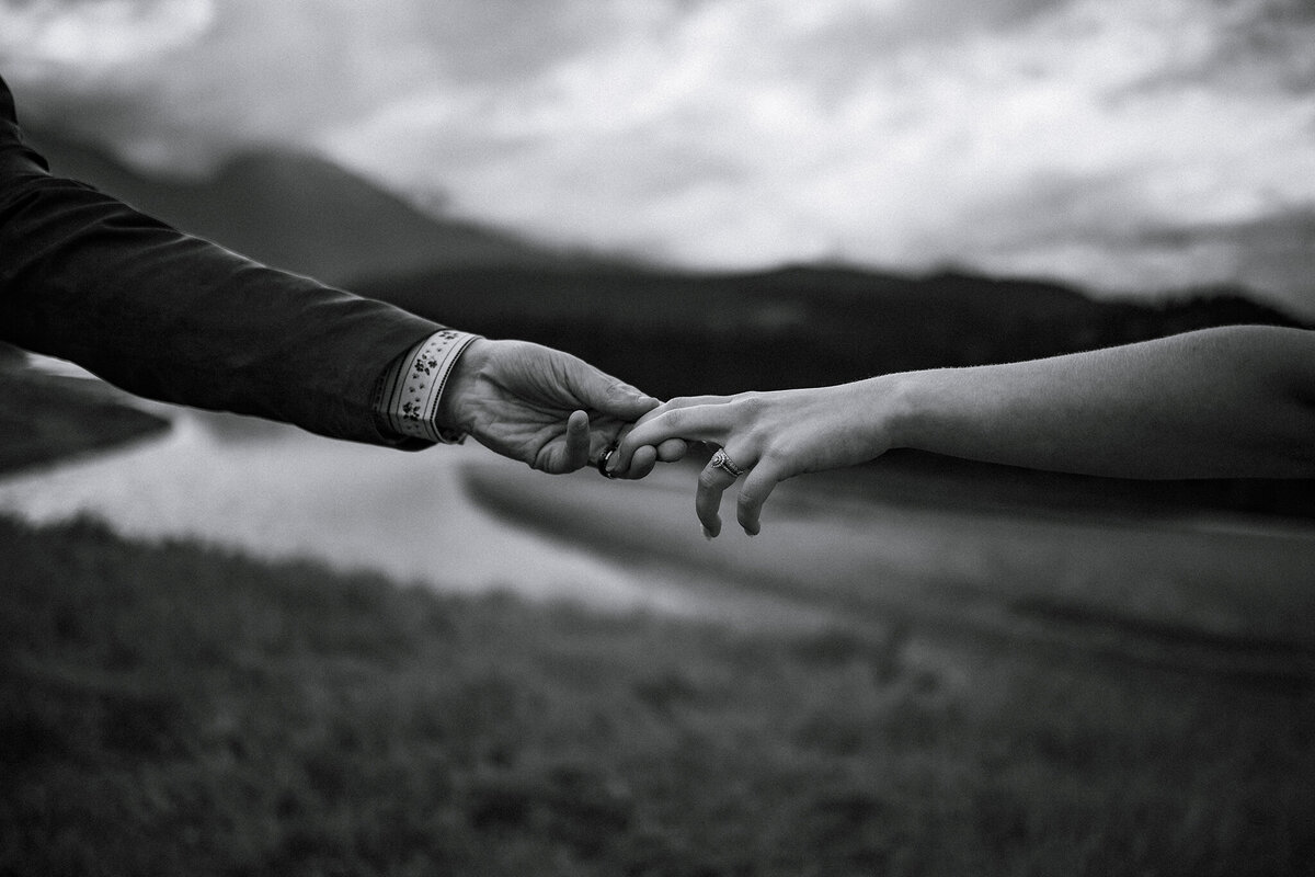Alberta_elopement_photographer (19)