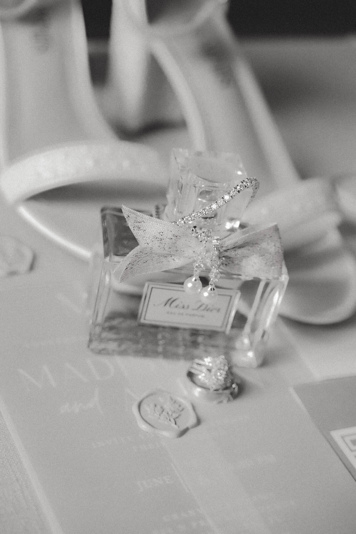 Orlando based Wedding and engagement photo studio