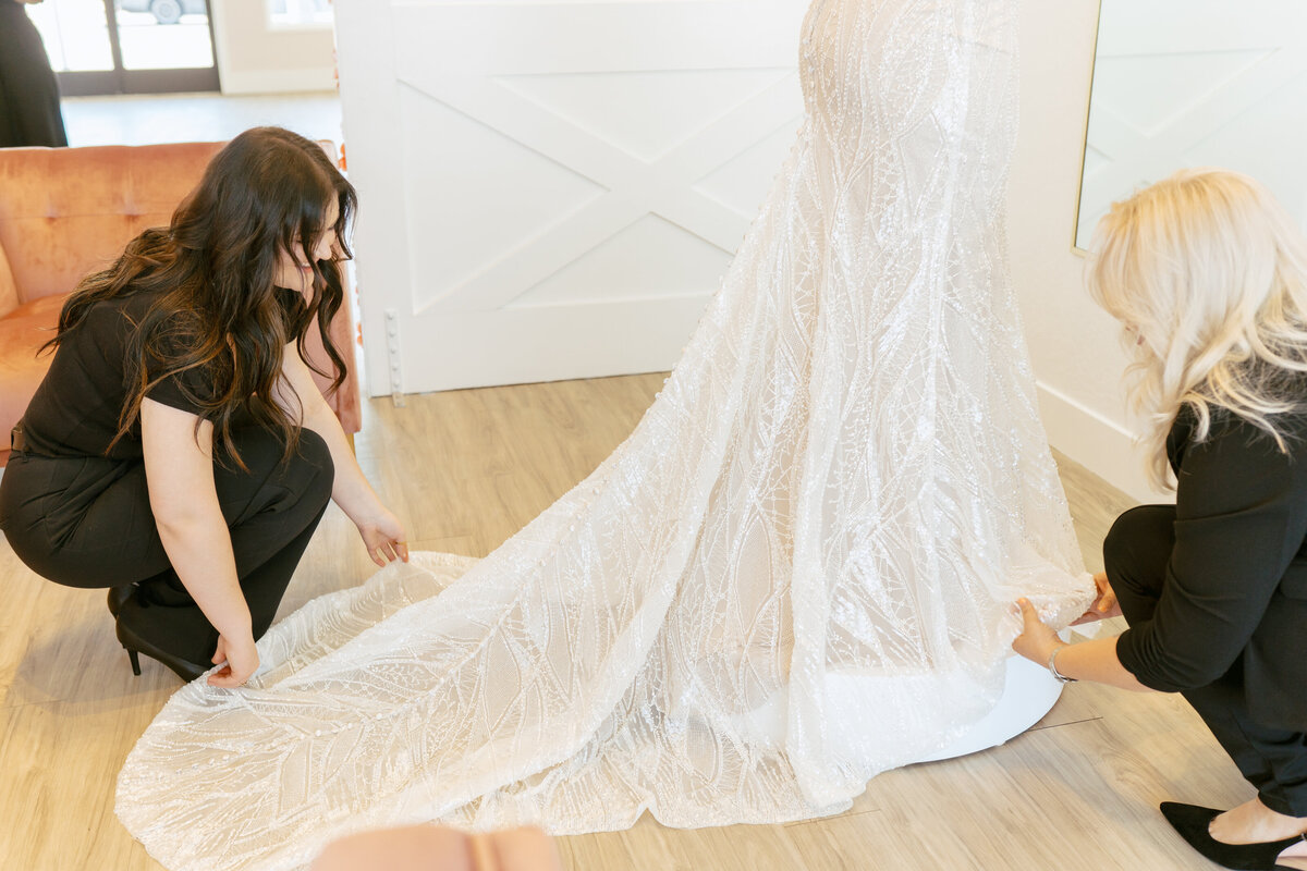 KC_BRIDAL_OAKDALE_CALIFORNIA_BRIDAL_BOUTIQUE_WILD_HONEY_PHOTO-32