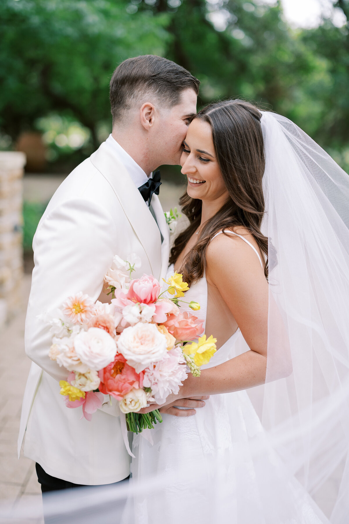 Diana-Brewer_Emily-Calvin_4Bride-Groom-48