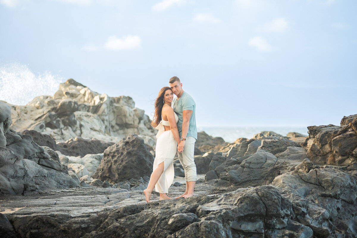 Dramatic Maui couples photography