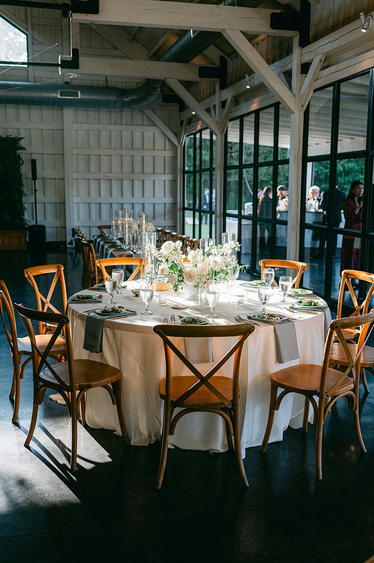AlexisLunsfordElegantweddingfeaturedonStyleMePretty_0052