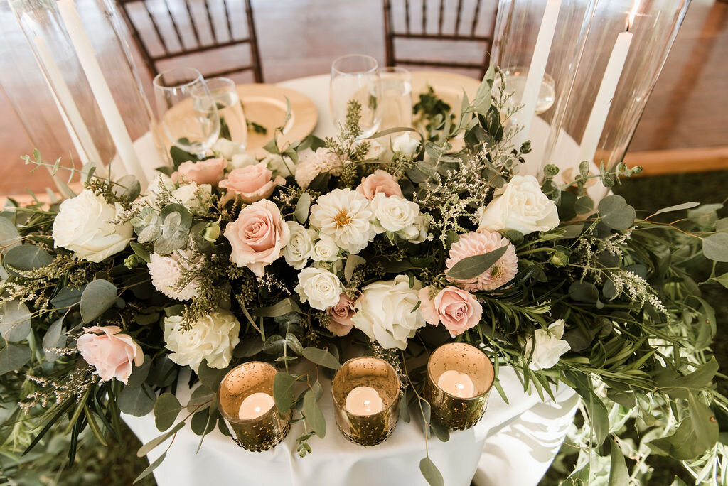 sweetheart-table-at-stone-acres-farm-jen-strunk-events