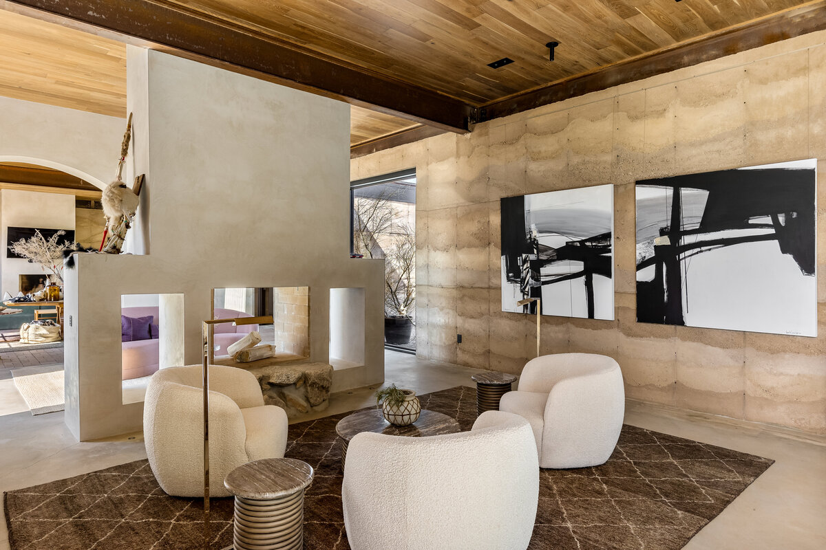 10_MAINHOUSE_living w_firplace