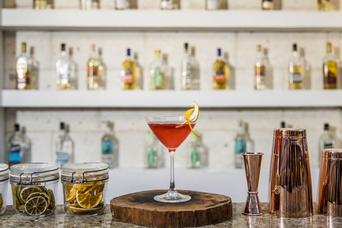 23_img-P_MECM_Bars_Theater-Bar_01-medium