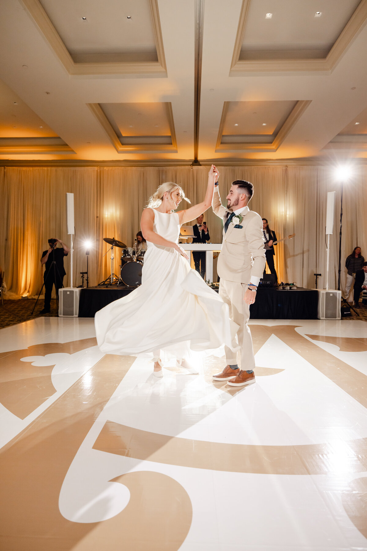 montage-summer-park-city-catholic-wedding-pepper-nix-loganwalkerphoto-419L-2343