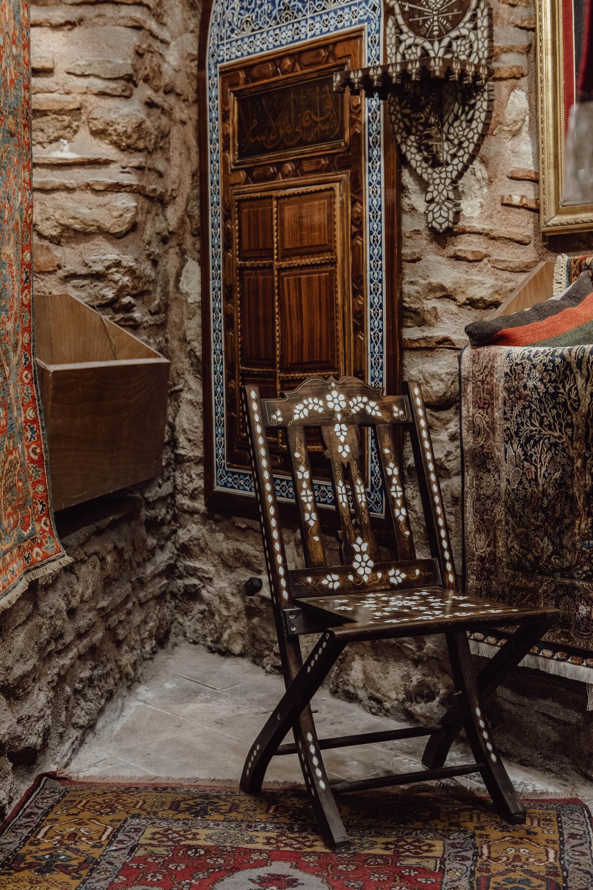 pexels-ekrulila-10307331-min