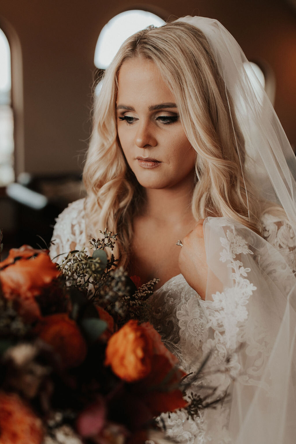 StLouis-Wedding-Photographer-JoyLynnPhotography-Kelsey+Matt-GettingReady145