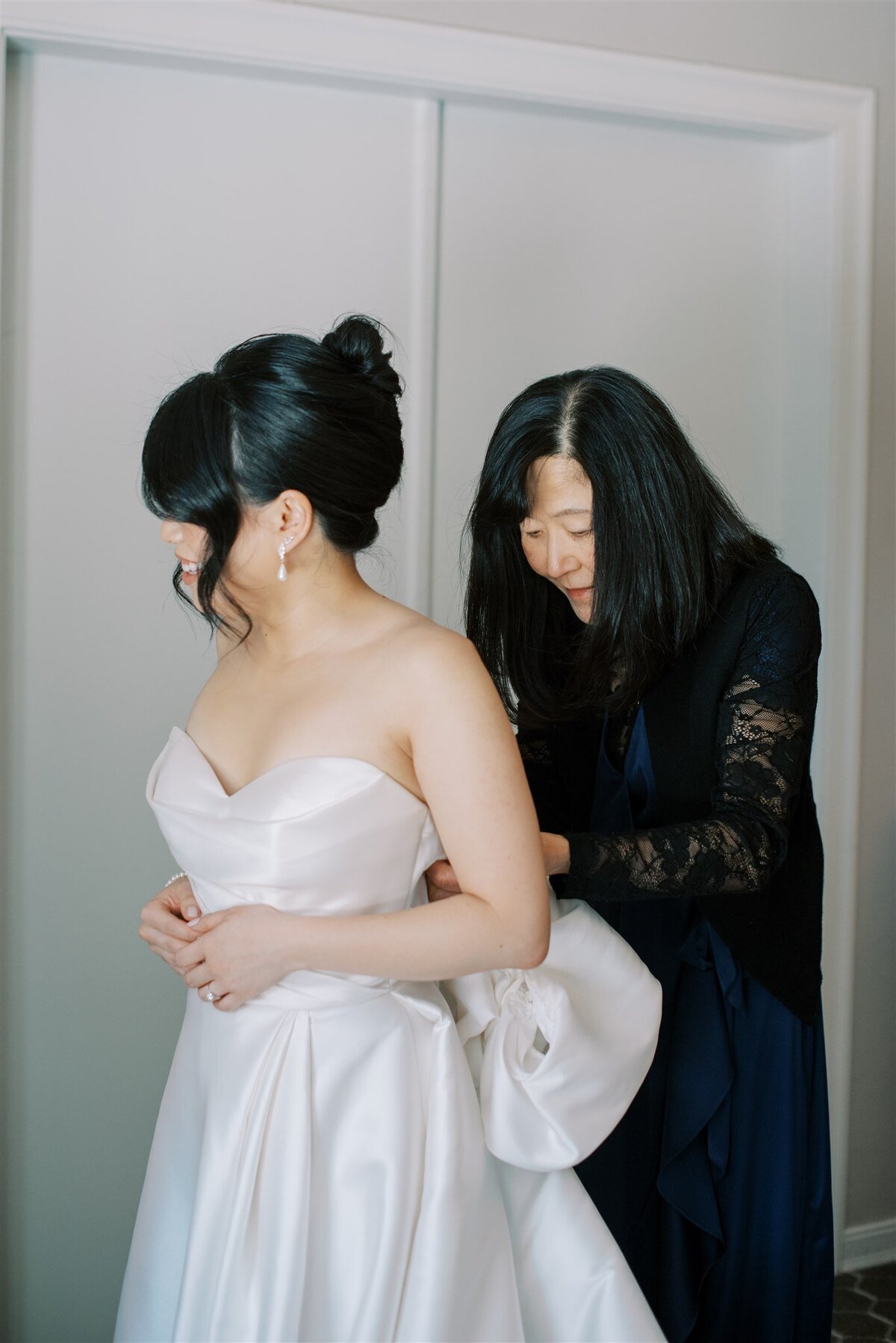 KathrynRaymonGettingReady-0126