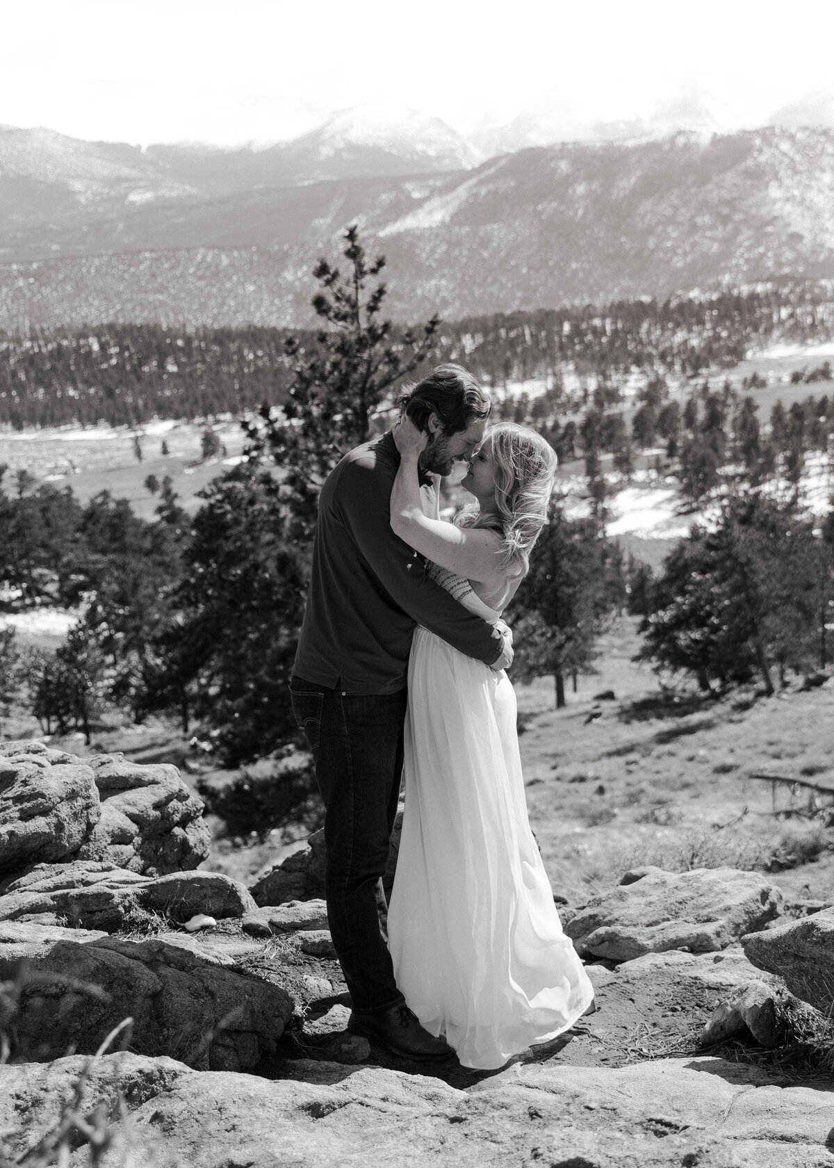 ashlynnshelbyphotograhpy_ 3m curve _ Rocky Mountain National Park Engagement Shoo-11