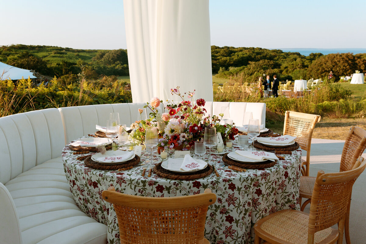 Marthas-vineyard-wedding-planner-kg-events-design-luxury-destination-weddings-private-events-corporate-events-aquinnah-ma-event-designer-outermost-inn-outdoor-tented-wedding-reception-black-frame-tent-67