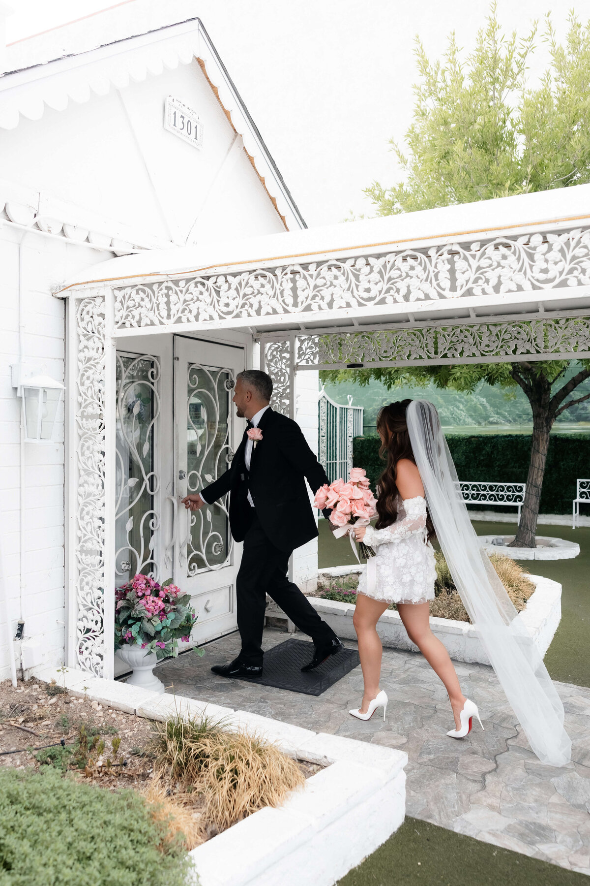 51_riskyexposure_las-vegas-elopement-photography