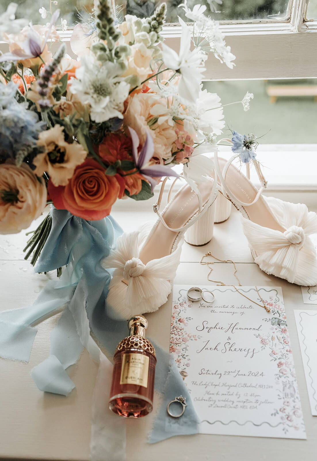 Issy-and-Bella-Floral-Design-Wedding-Florist-Herefordshire-Dewsall-Court-S-J3