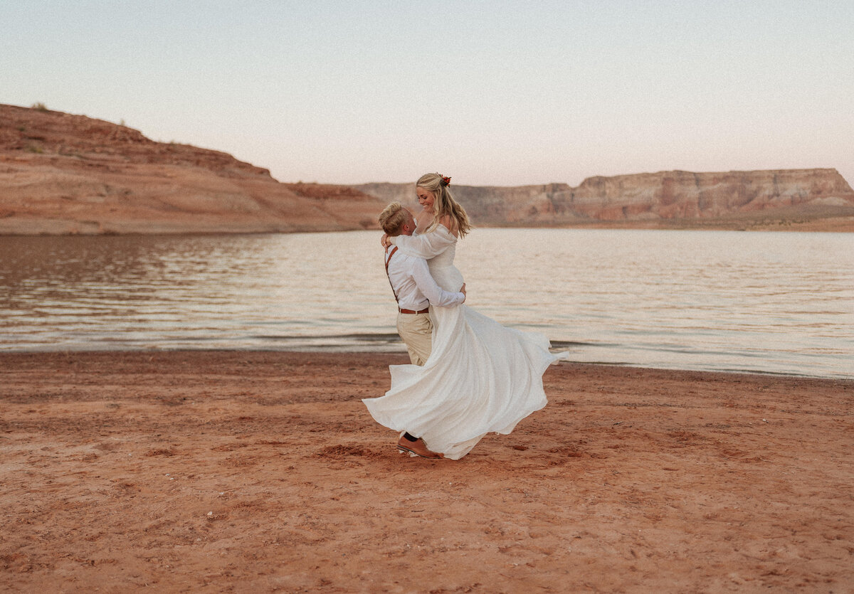 R + M _ Destination Wedding _ Lake Powell _ Utah-869