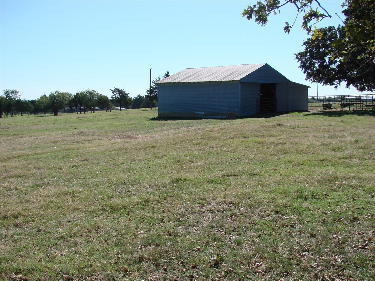 barn