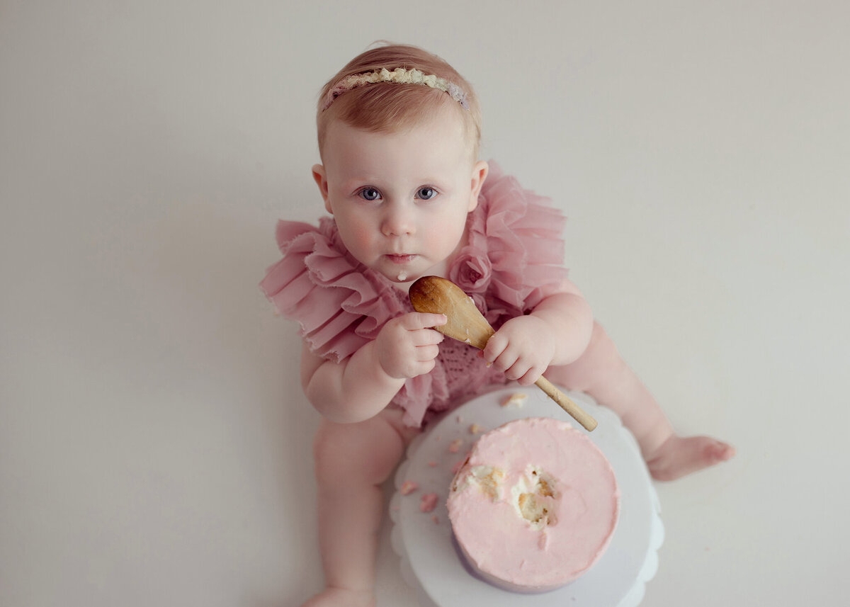 Best Edmonton Baby and Cake Smash Photography_Kelsie Kelly Photographer 2024 (3)