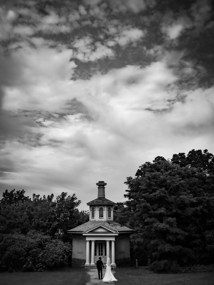 bride groom portrait at Dundurn Castle