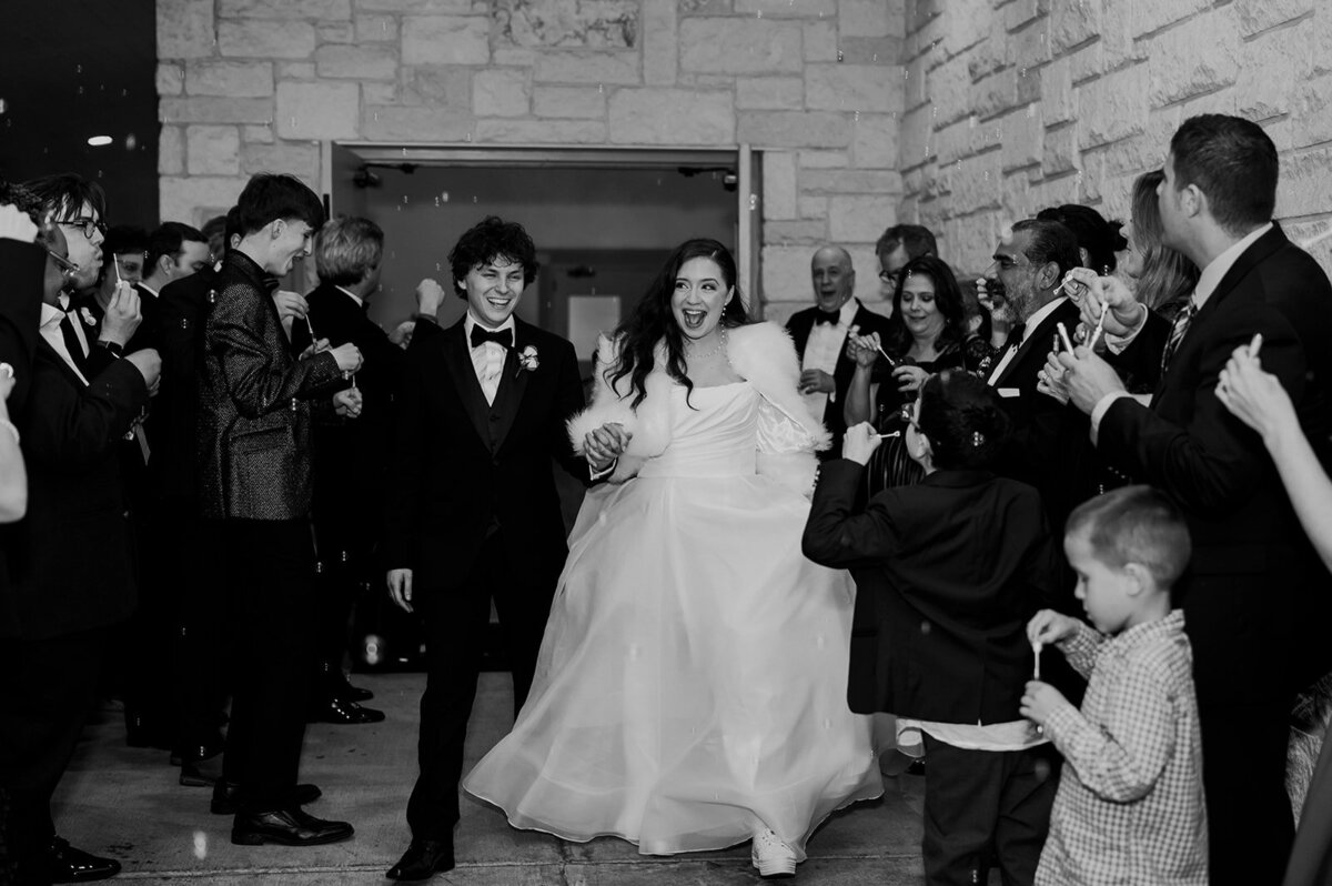 do you tip a wedding photographer