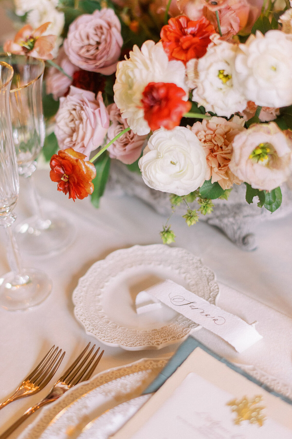 Maïlys Fortune Photography Husband Wife Wedding Weddings Photography France Switzerland Italy Timeless Dreamy Imagery Bilingual French English Destination Weddings Destination Wedding Provence French Riviera Paris Lake Como Tuscany126
