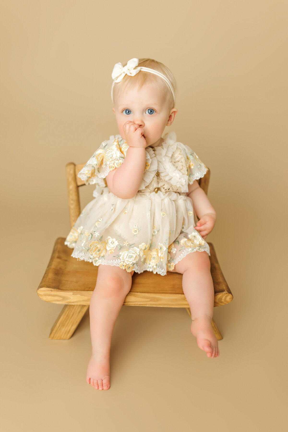 Maggie Sapp One Year Joey Winn Portrait Studio 2023 (6)
