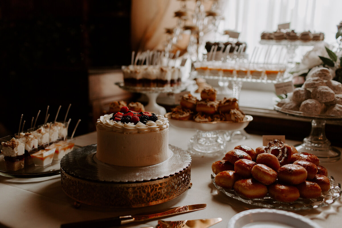 Twin_Cities_Wedding_Dessert_Table