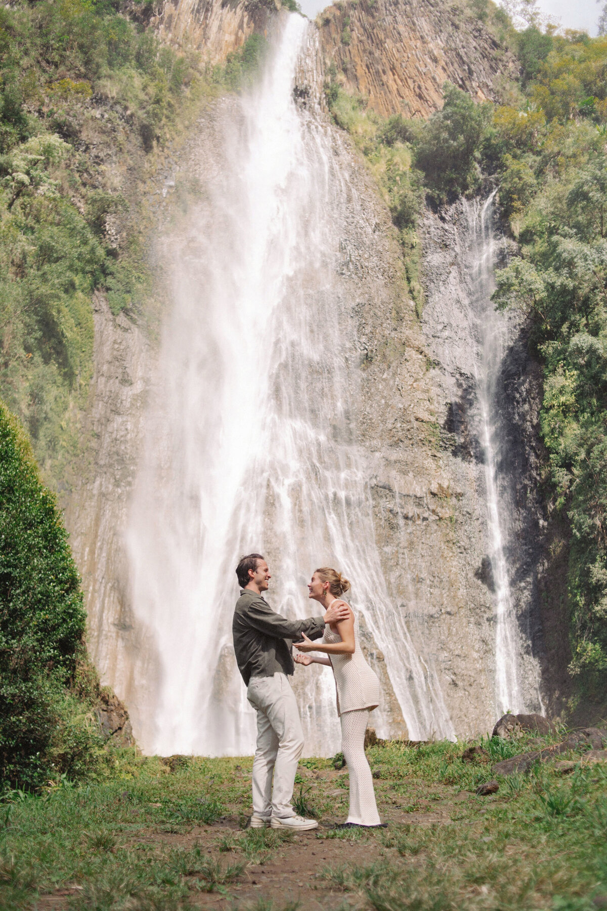 kauai_waterfall_proposal_picture0047