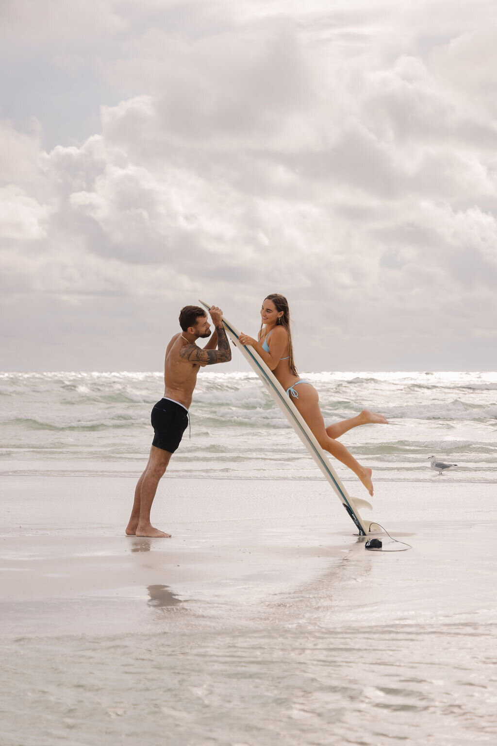 SIESTAKEY-COUPLESHOOT-SURFBOARDSHOOT-FL-13