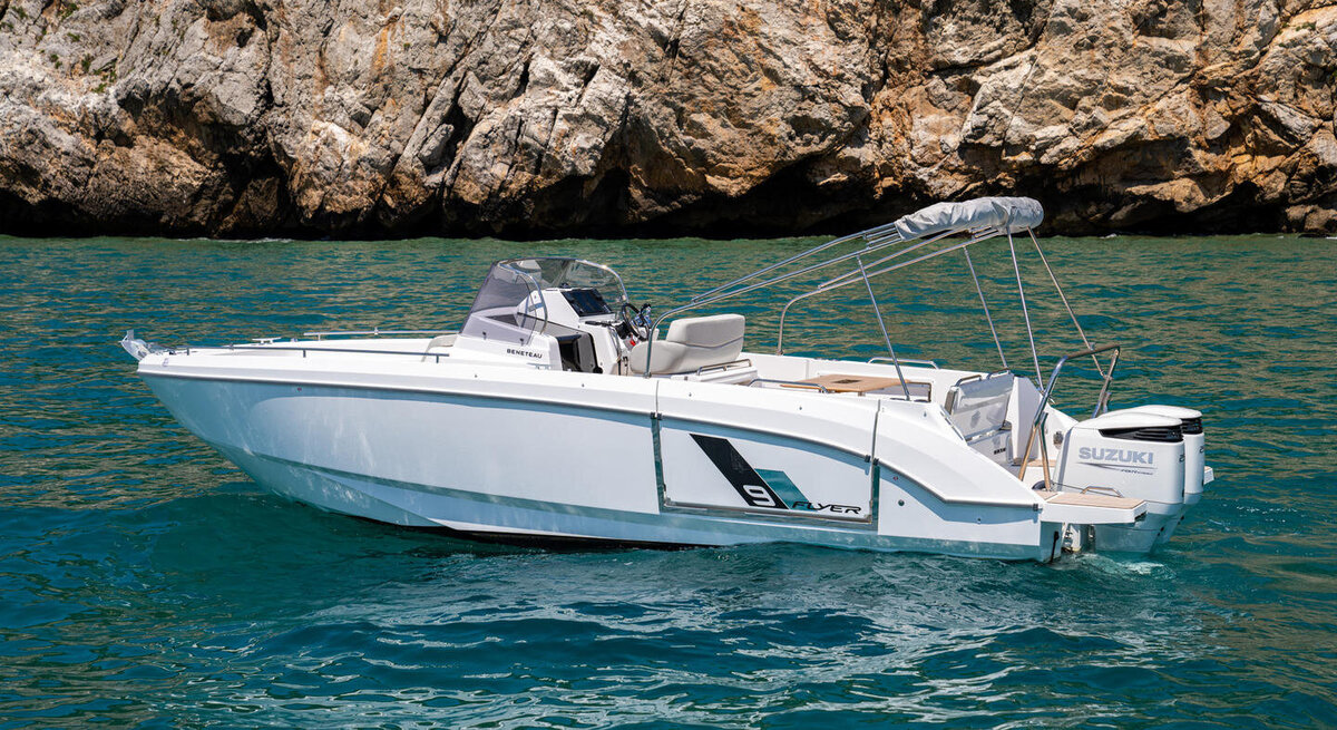 beneteau-flyer-9spacedeck-exterior-5