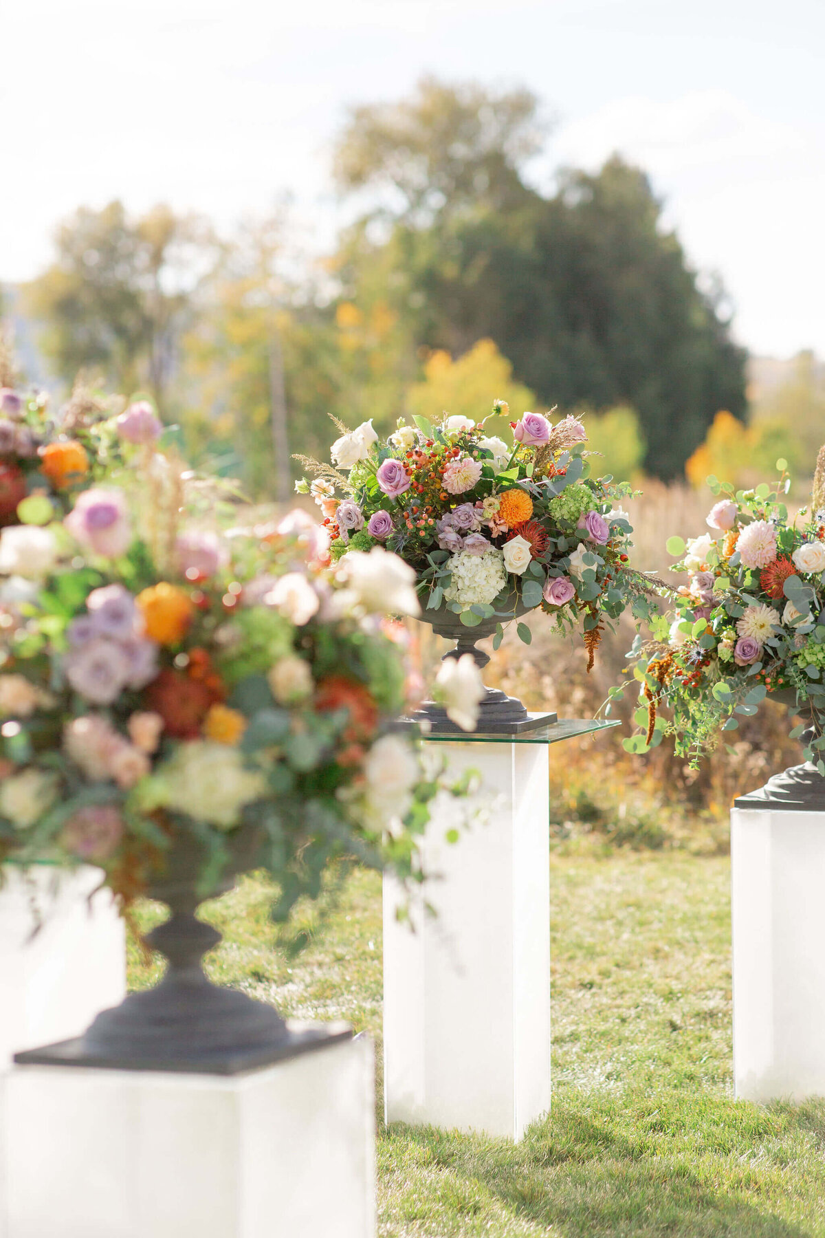fall-aspen-wedding-ceremony-flowers-2