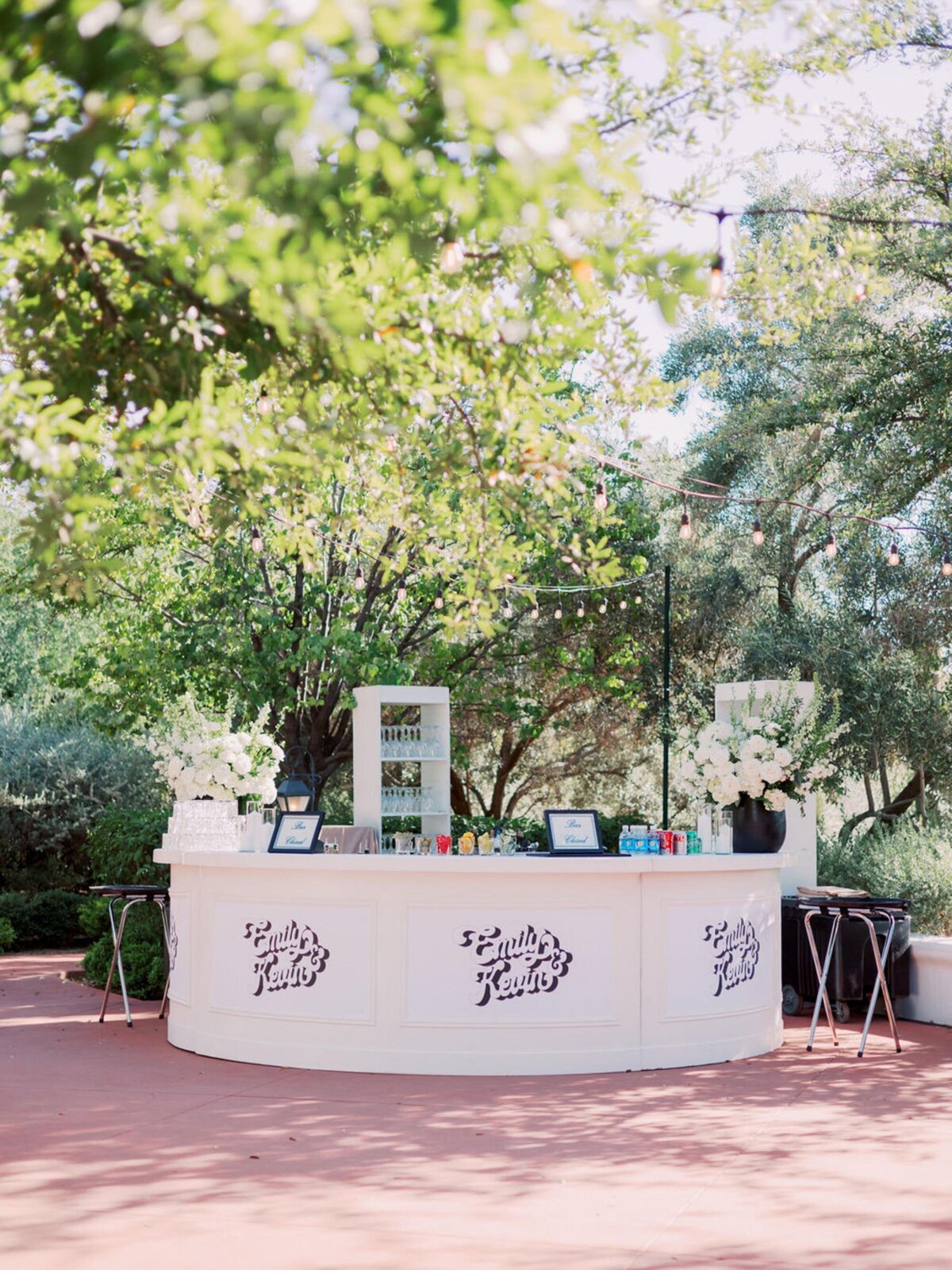 arizona-black-white-wedding-personalized-bar