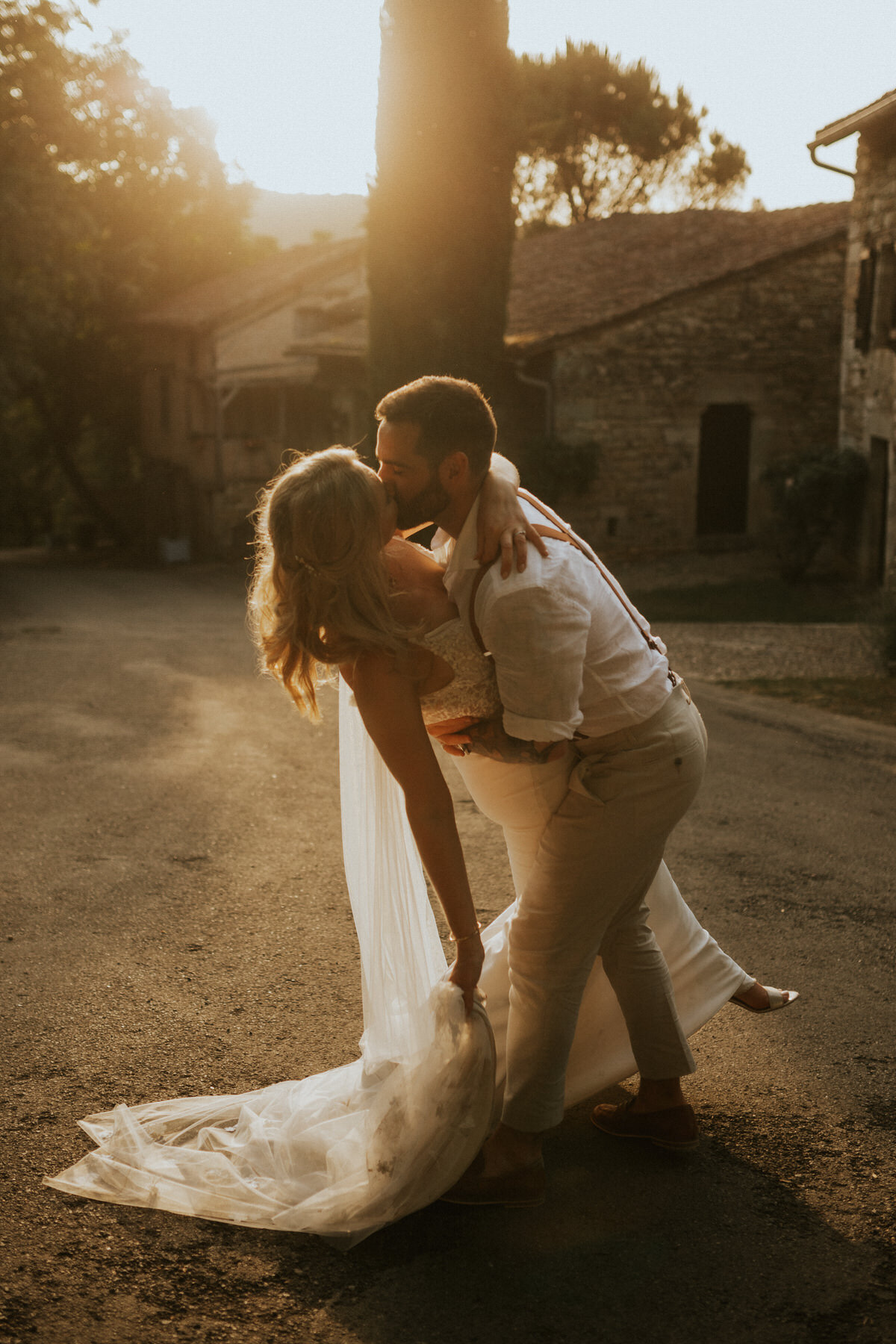 Kirstyandjames_chateaudecas_lauradeanphotography_dorsetweddingphotographer-1076-1