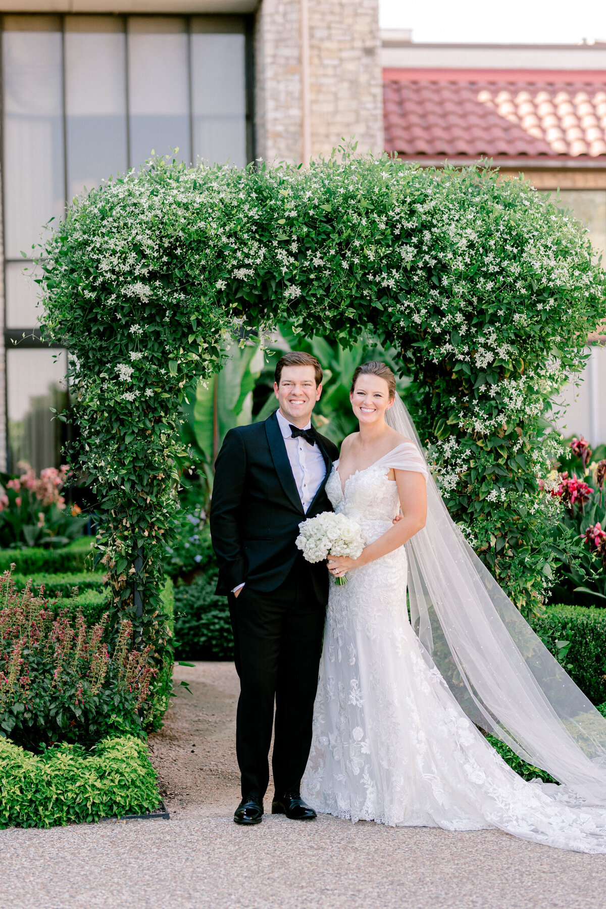 Allie & John Wedding at Royal Oaks Country Club Christ the King Church | Dallas Wedding Photographer | Sami Kathryn Photography-1