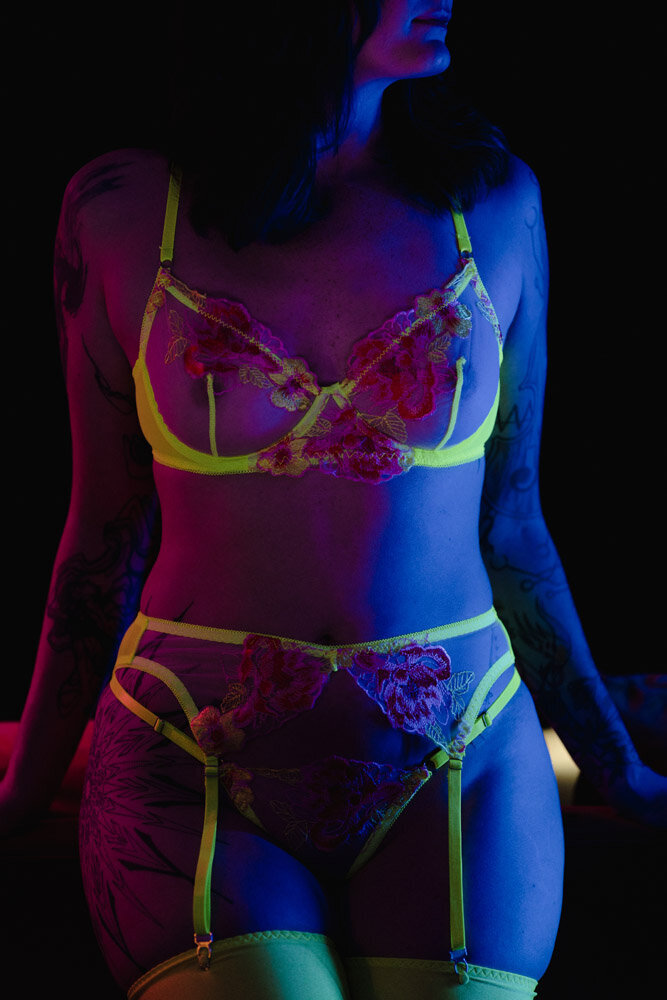 neon-colors-boudoir-photographer