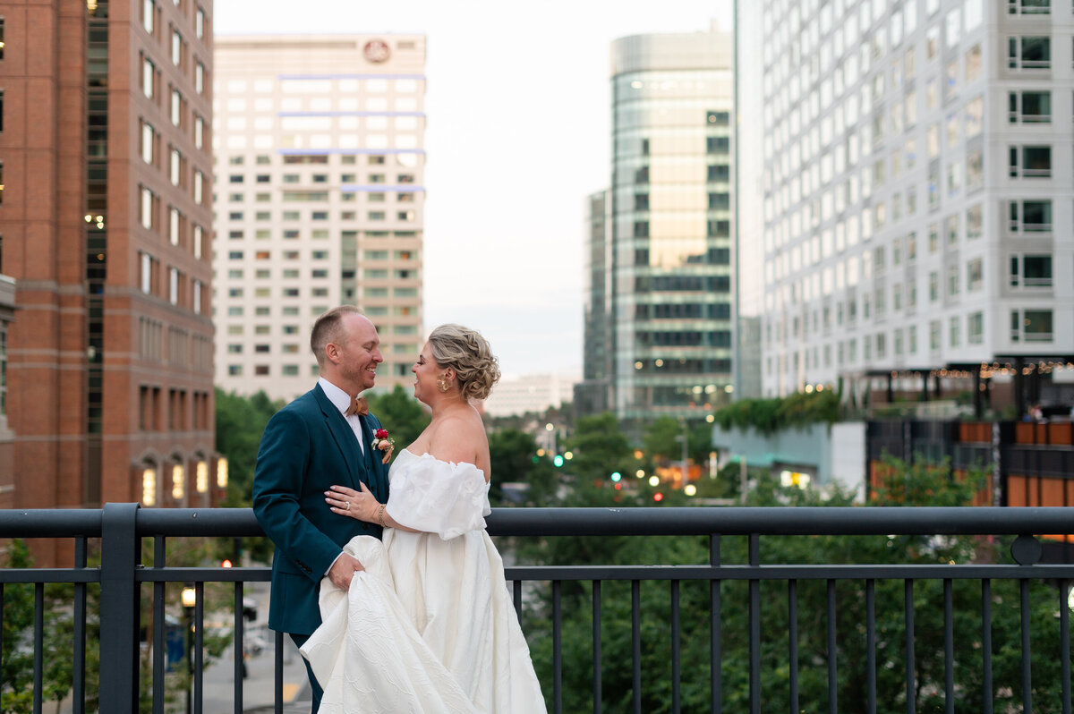 couple-boston-seaport-wedding-lisa-gilbert-photography