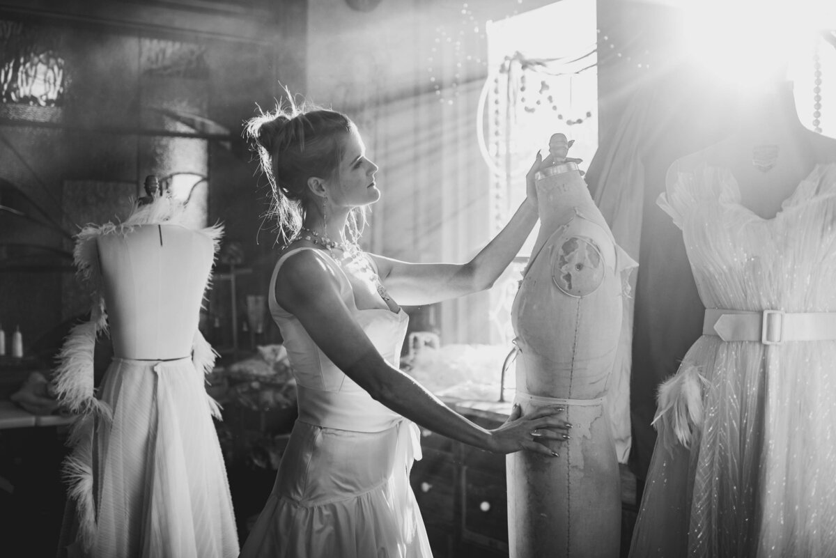 Jill andrews custom wedding gown baltimore l hewitt Photography-20